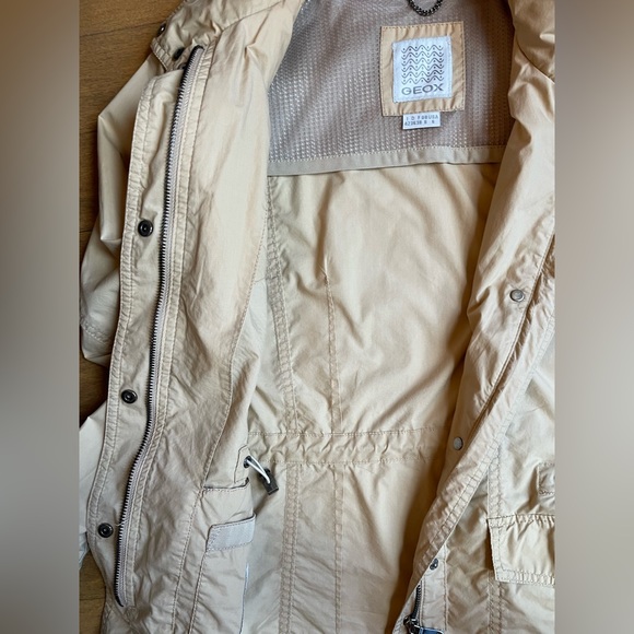 GEOX Lightweight Jacket - Picture 2 of 3